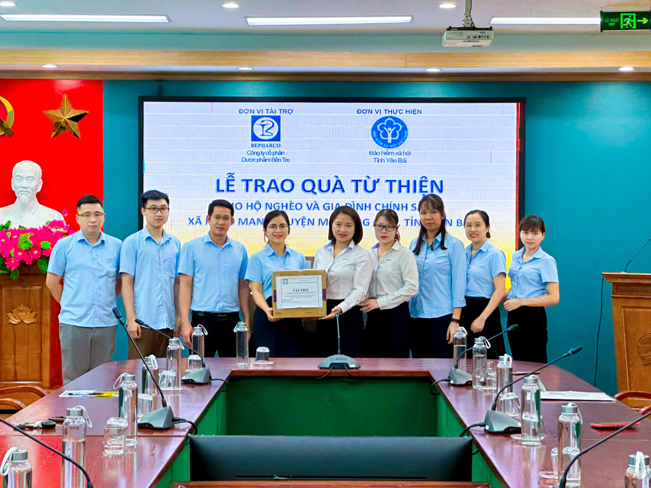 Hoạt động khám chữa bệnh và cấp thuốc miễn phí cho bà con tại tỉnh Yên Bái