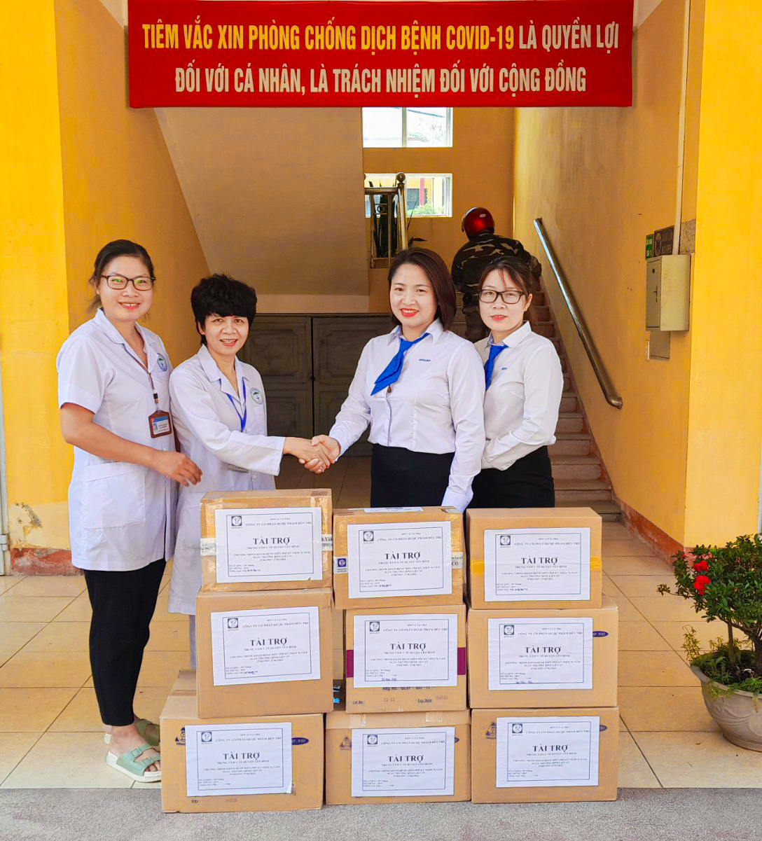 Chương trình khám bệnh, cấp phát thuốc miễn phí tại huyện Yên Bình - Yên Bái