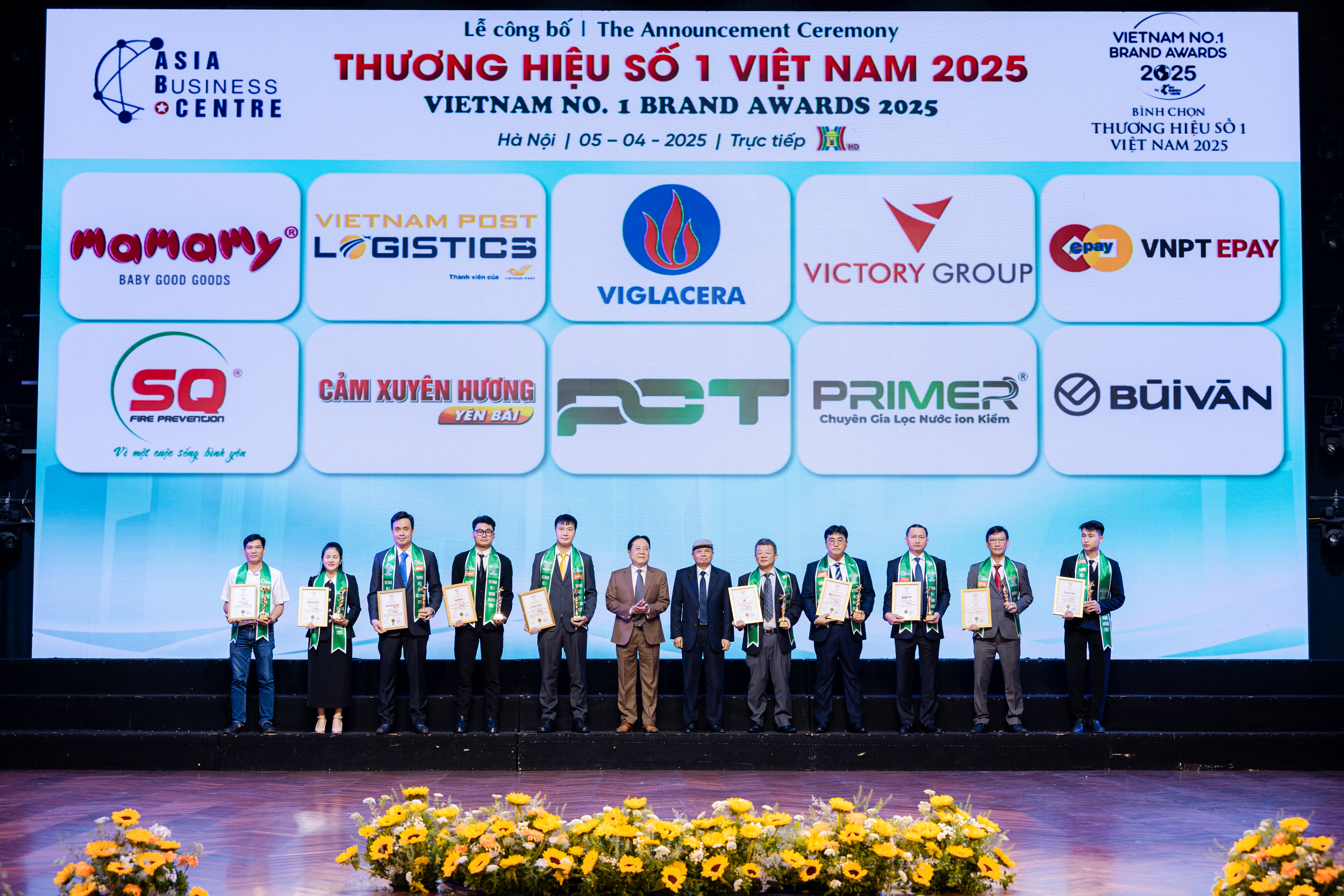 Cảm Xuyên Hương – Tự hào được vinh danh Thương hiệu Vàng tại “Thương hiệu Số 1 Việt Nam 2025”