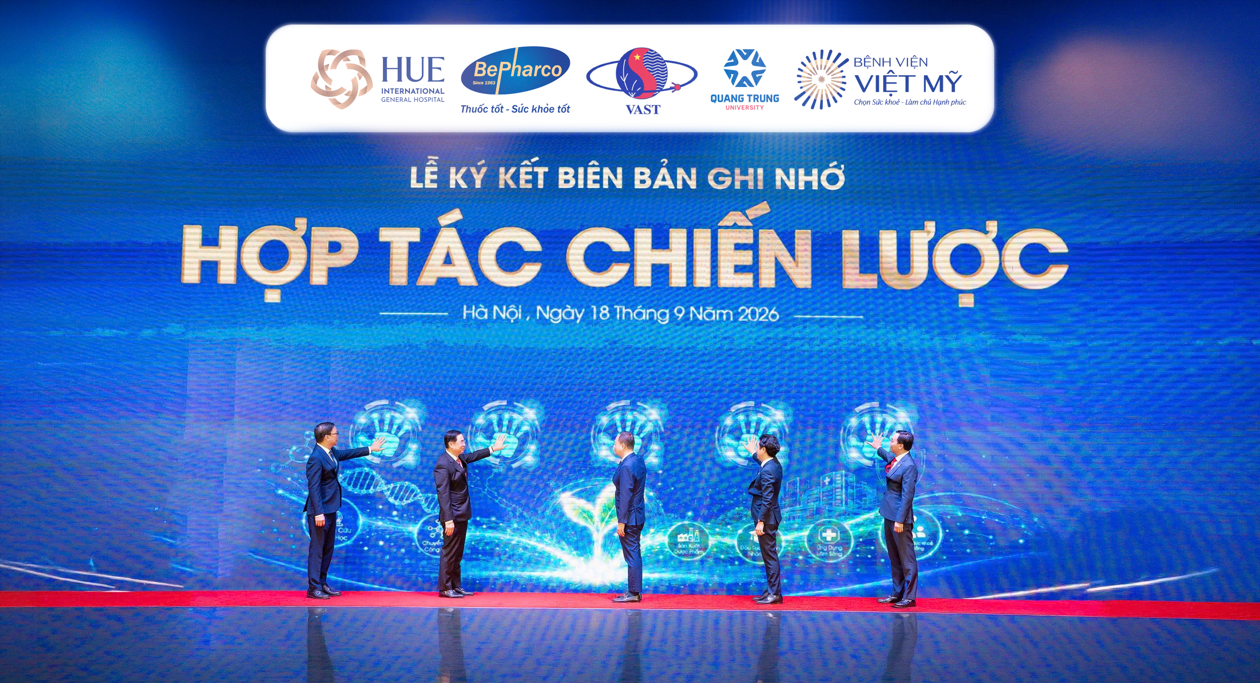 CHÍNH THỨC KÝ KẾT BIÊN BẢN GHI NHỚ HỢP TÁC CHIẾN LƯỢC, MỞ RA HÀNH TRÌNH KẾT NỐI KHOA HỌC, CÔNG NGHỆ VÀ Y DƯỢC